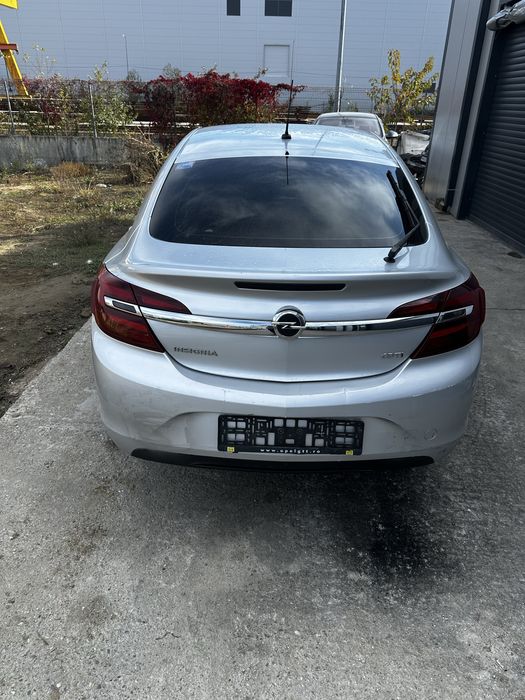 Dezmembrez opel insignia a facelift 2.0 automat