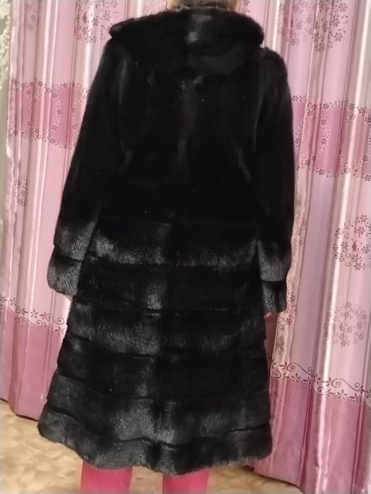 Продам норковую шубу