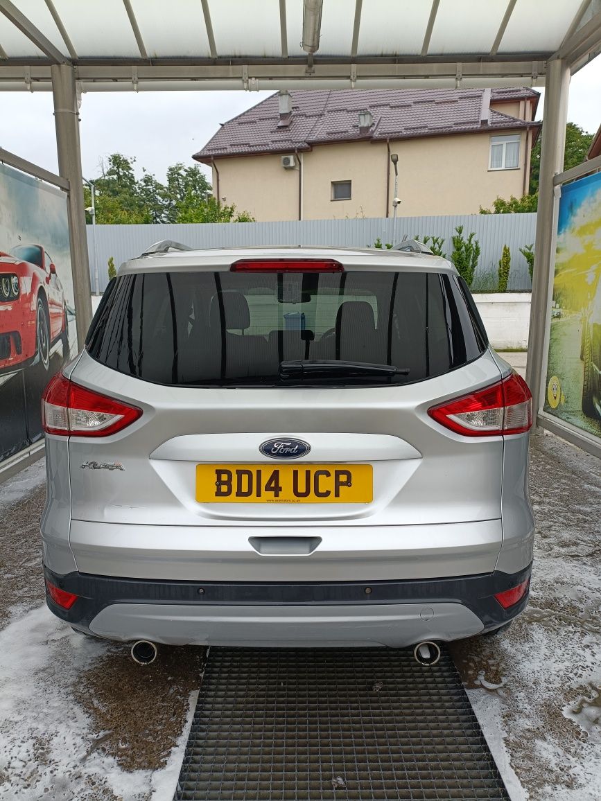 Bară spate Ford Kuga 2 2014 cu proiectoare și senzori