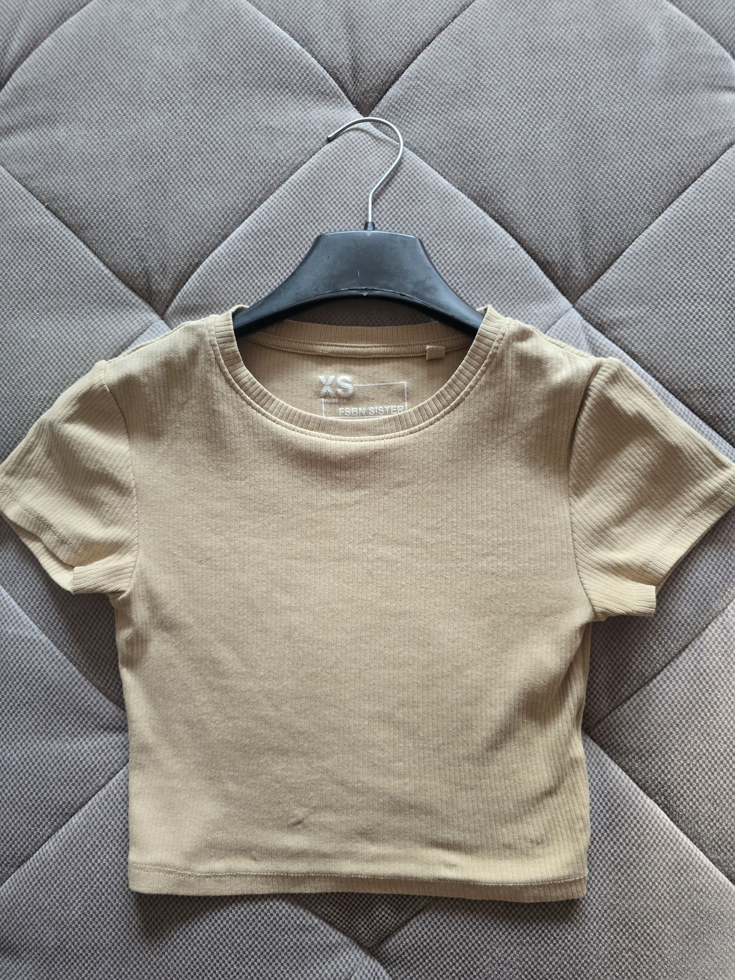 Тениски кроп топ New Yorker, pull&bear, sinsay