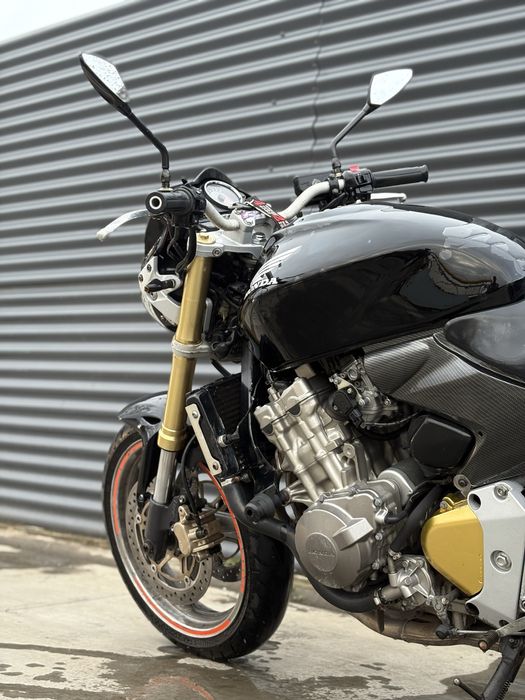 Vând honda hornet limitat a2