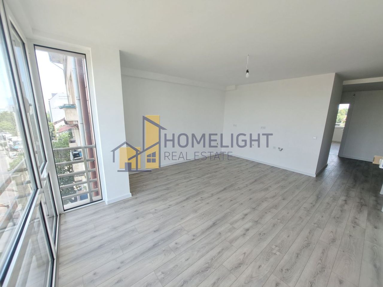Продава се Тристаен апартамент в София, Център - 105 кв.м за 2635 €/кв.м - Снимка #1