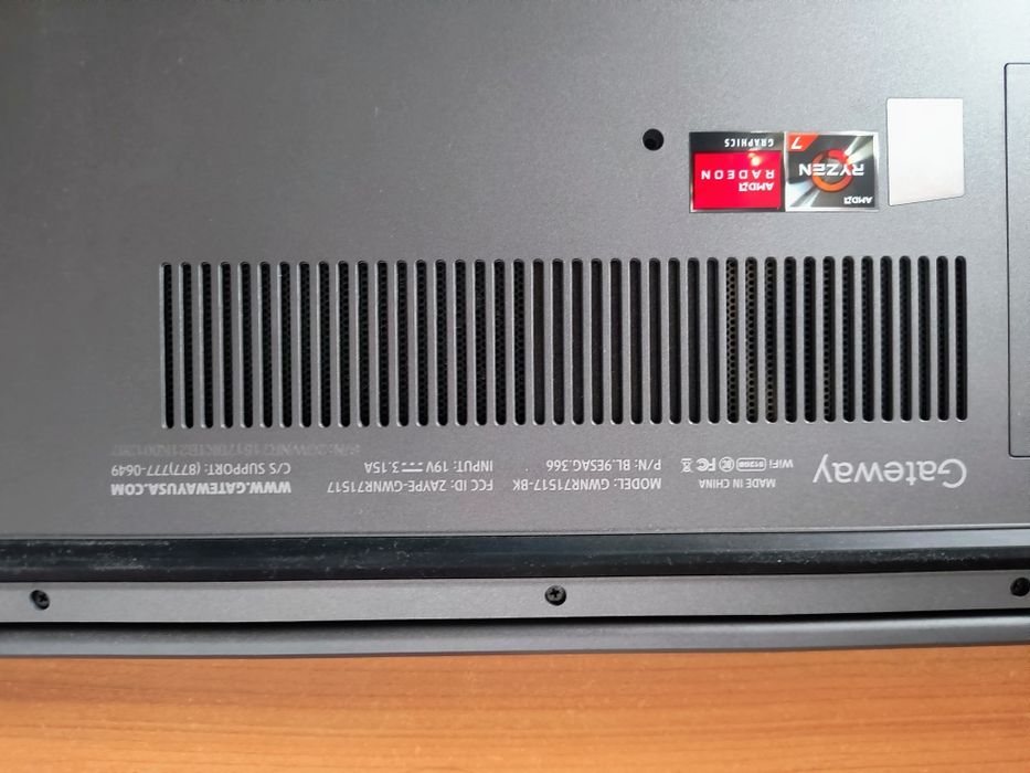 Laptop Gateway Ultra Slim (Fara baterie , probleme la pornire)