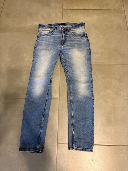 Blugi hilfiger,  mărimea 33/32, preț 120  roni