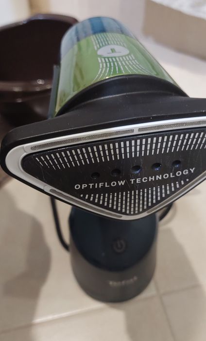 Вертикална парна ютия Tefal AeroSteam DT9810F0, 1400W