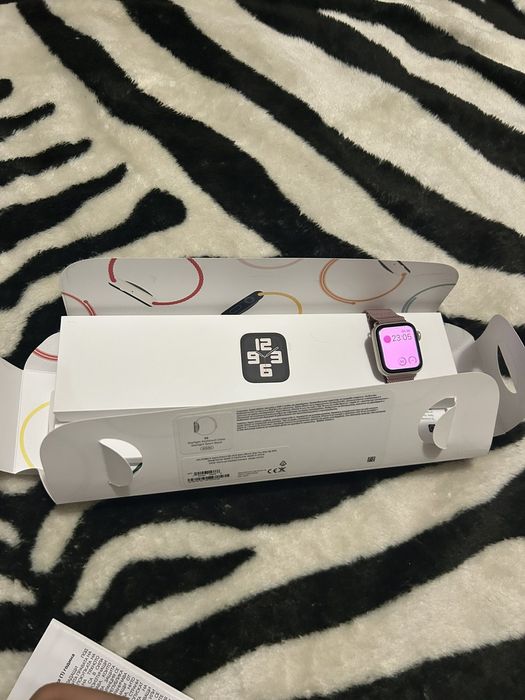 Apple watch SE (2nd generation) 40mm