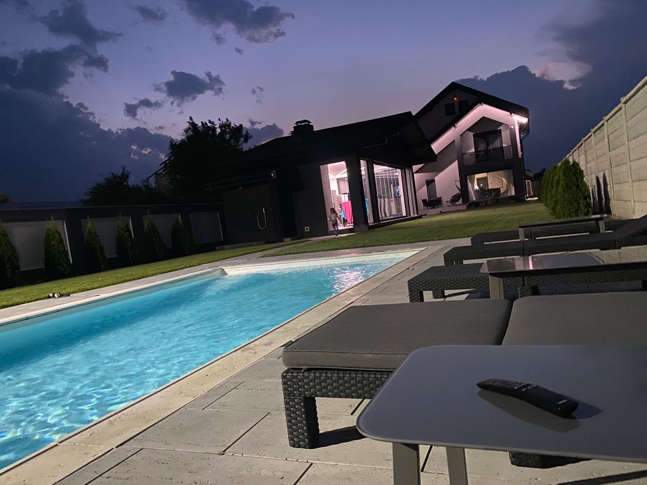 Vila LUX cu piscină încălzită