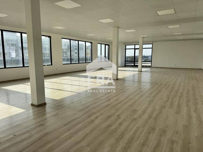 Продава се Офис в Варна, Възраждане 1 - 292 кв.м за 973 €/кв.м - Снимка #4