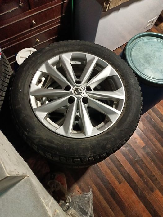 Vând set roti de iarna originale Nissan Qashqai j11