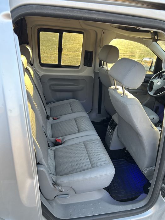 Volkswagen Caddy Maxi Life 7 locuri