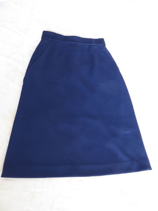 Пола Hugo Boss, миди дължина, S, нова