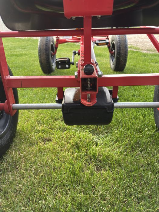 Cart cu pedale dino cars