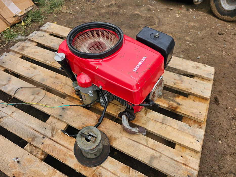 HONDA/Двигател з Тракторна Косачка 13.Коня