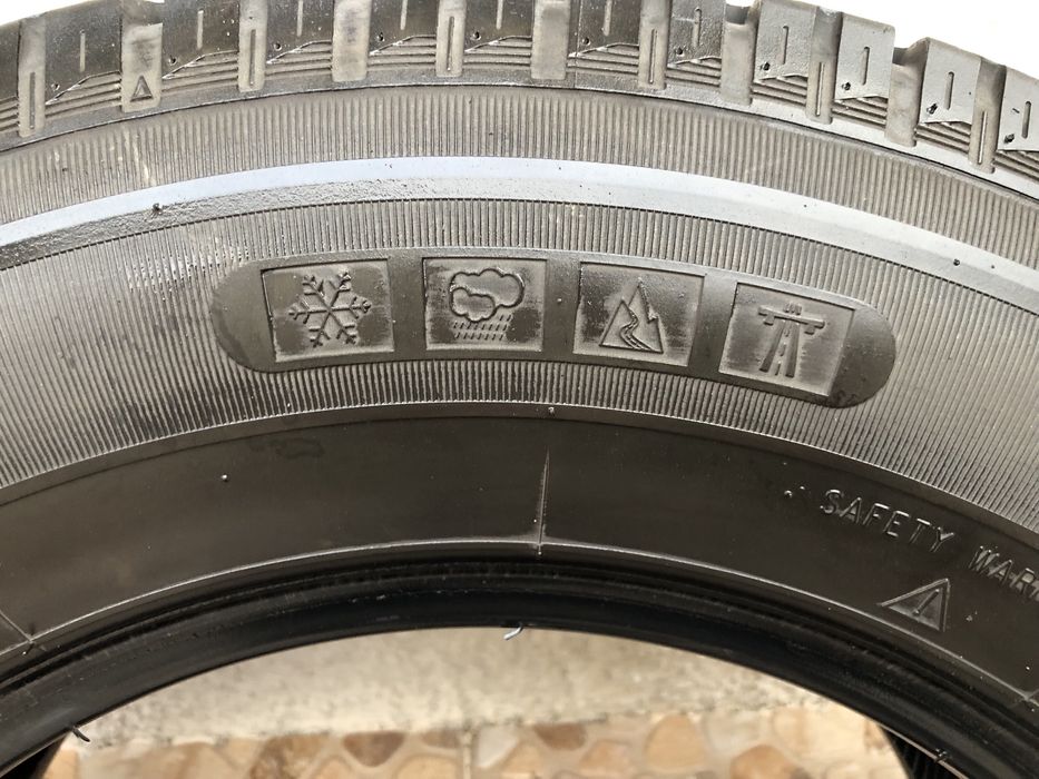 Anvelope/Cauciucuri 215 70 15C  Iarna , Sprinter1,Traffic,Master!