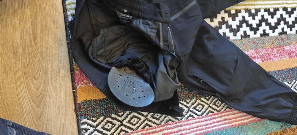 Vand pantaloni moto