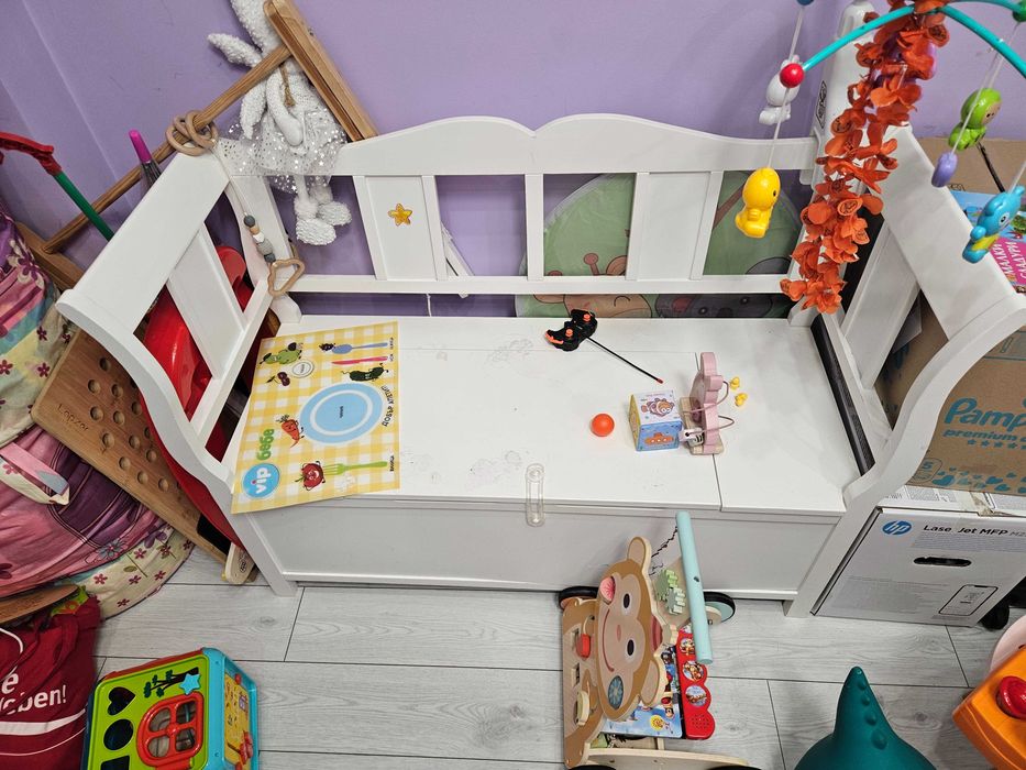 Пейка за коридор с място за съхранение