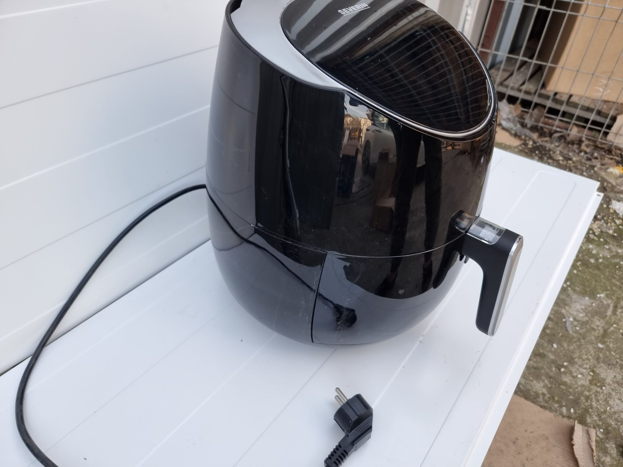 Friteuza cu aer cald Severin FR 2445, 2000W, Capacitate 5L, airfryer