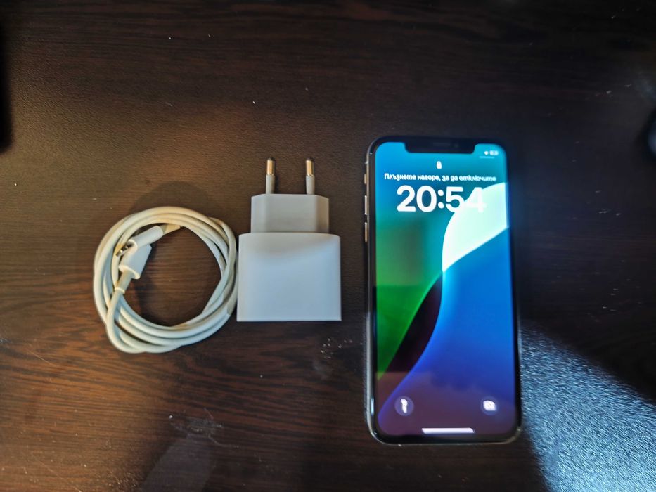 iPhone XS не различим от нов
