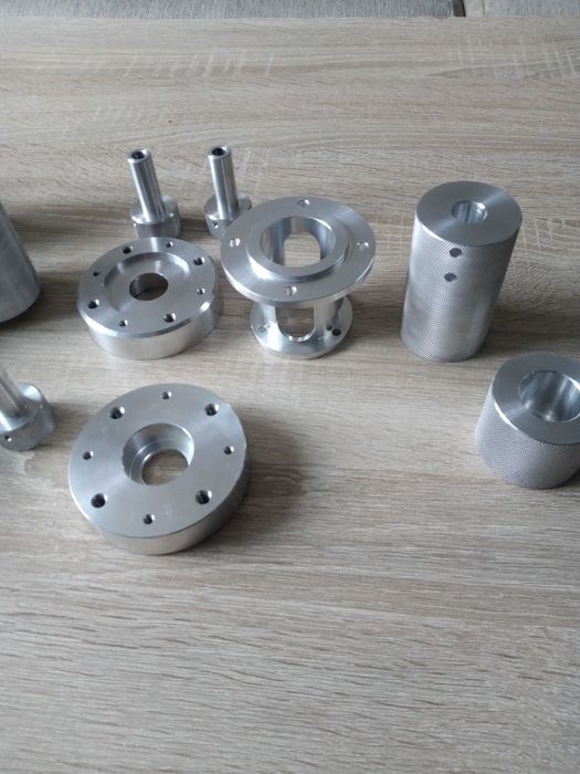 Стругарски услуги,фрезоване,заваряване на черни и цветни метали.