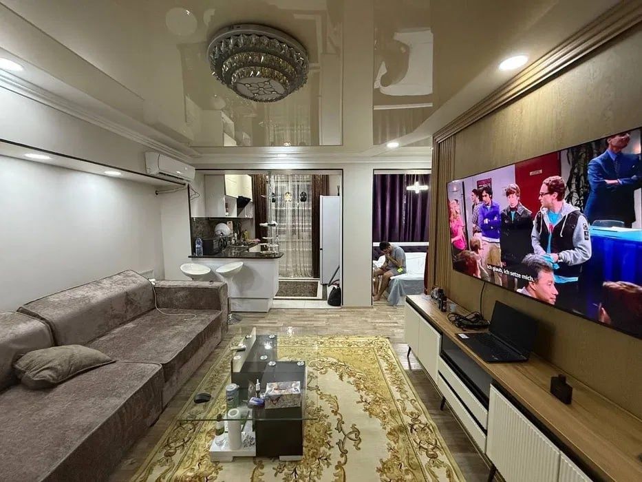 Срочно Продаётся Квартира 1в/2/4 Юнусабад Ц-6 ресторан На Небе