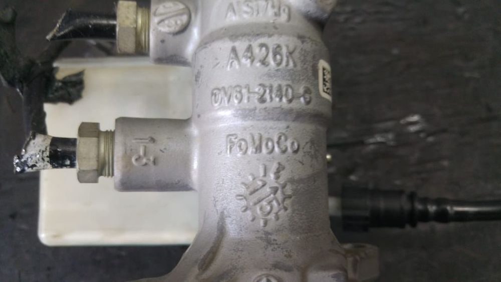 Pompa servofrana ford kuga 2 dm2 2.0 tdci dupa 2012 dv61-2140-g