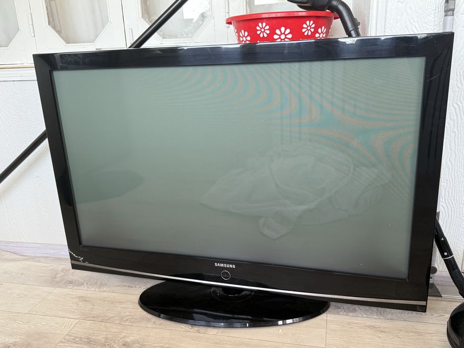 Телевизор продаю