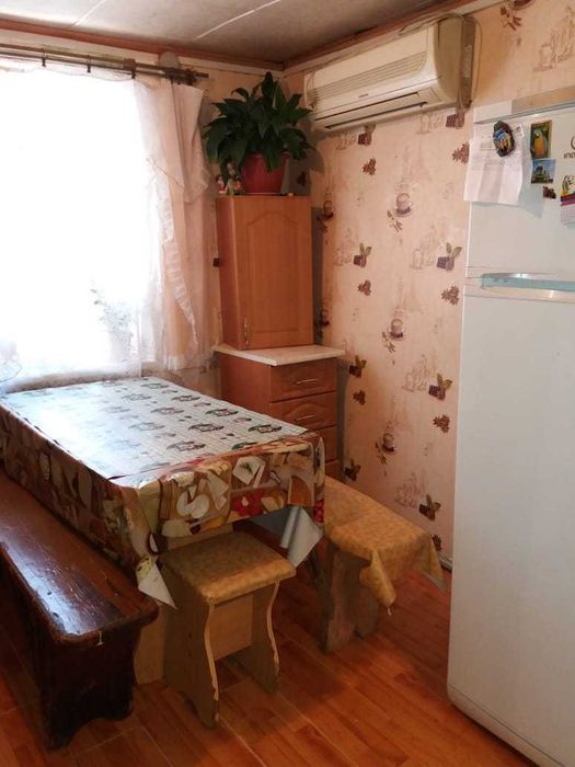 продается дом на первом участке