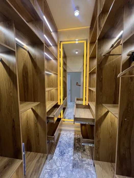 Barocco, 3 комн., евро, 5/10 этаж, Новомосковская, центр`