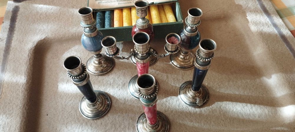 Сребърни свещници