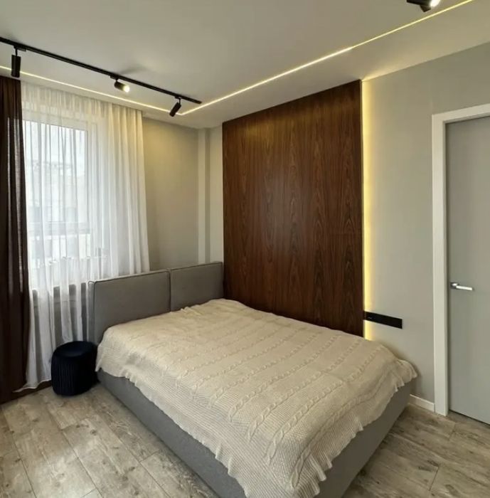 Продам кровать без матраса