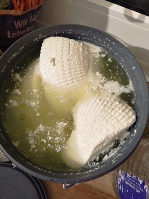 Brânza de capră proaspătă și măturată