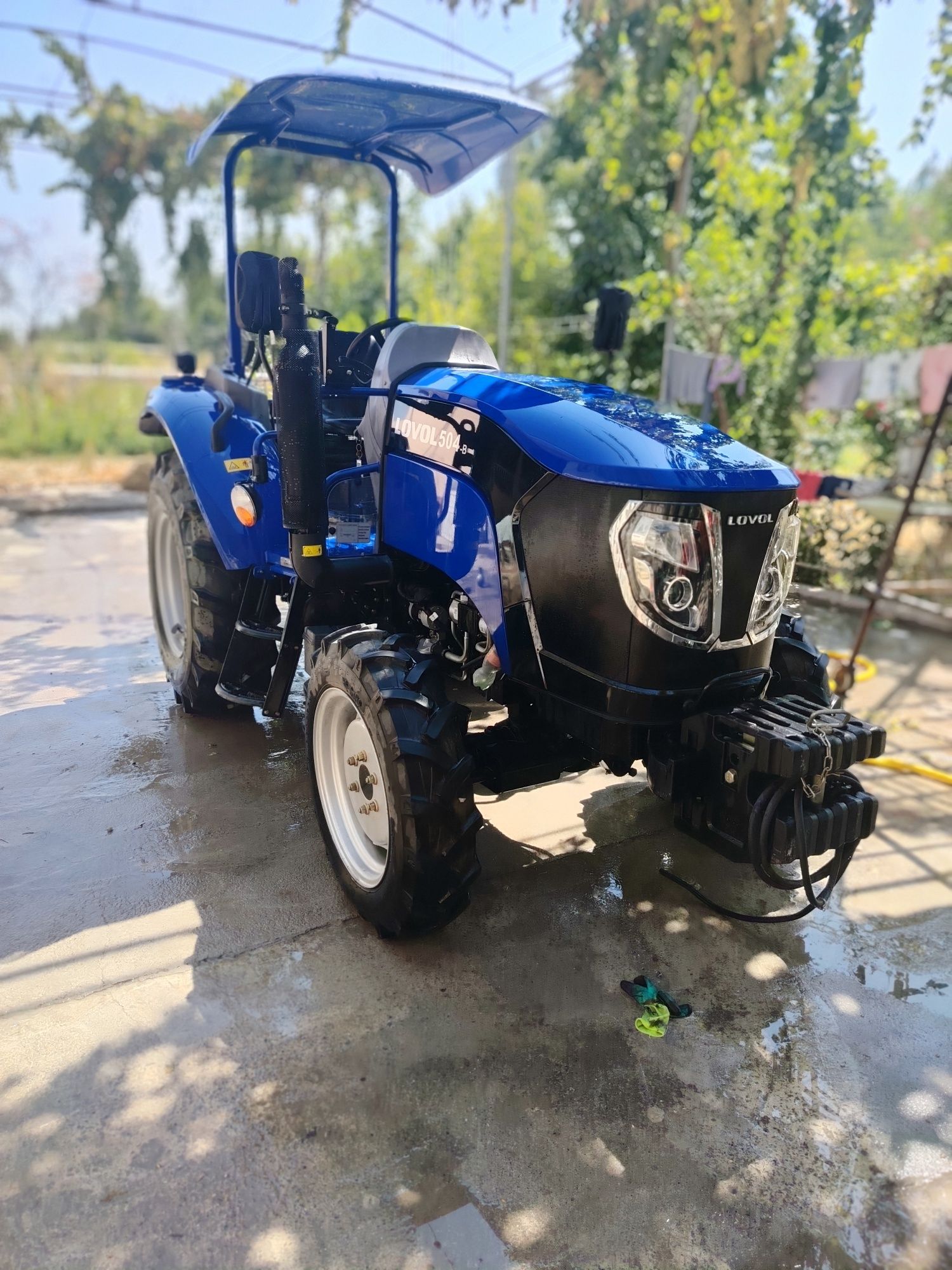 Traktor: LOVOL-504