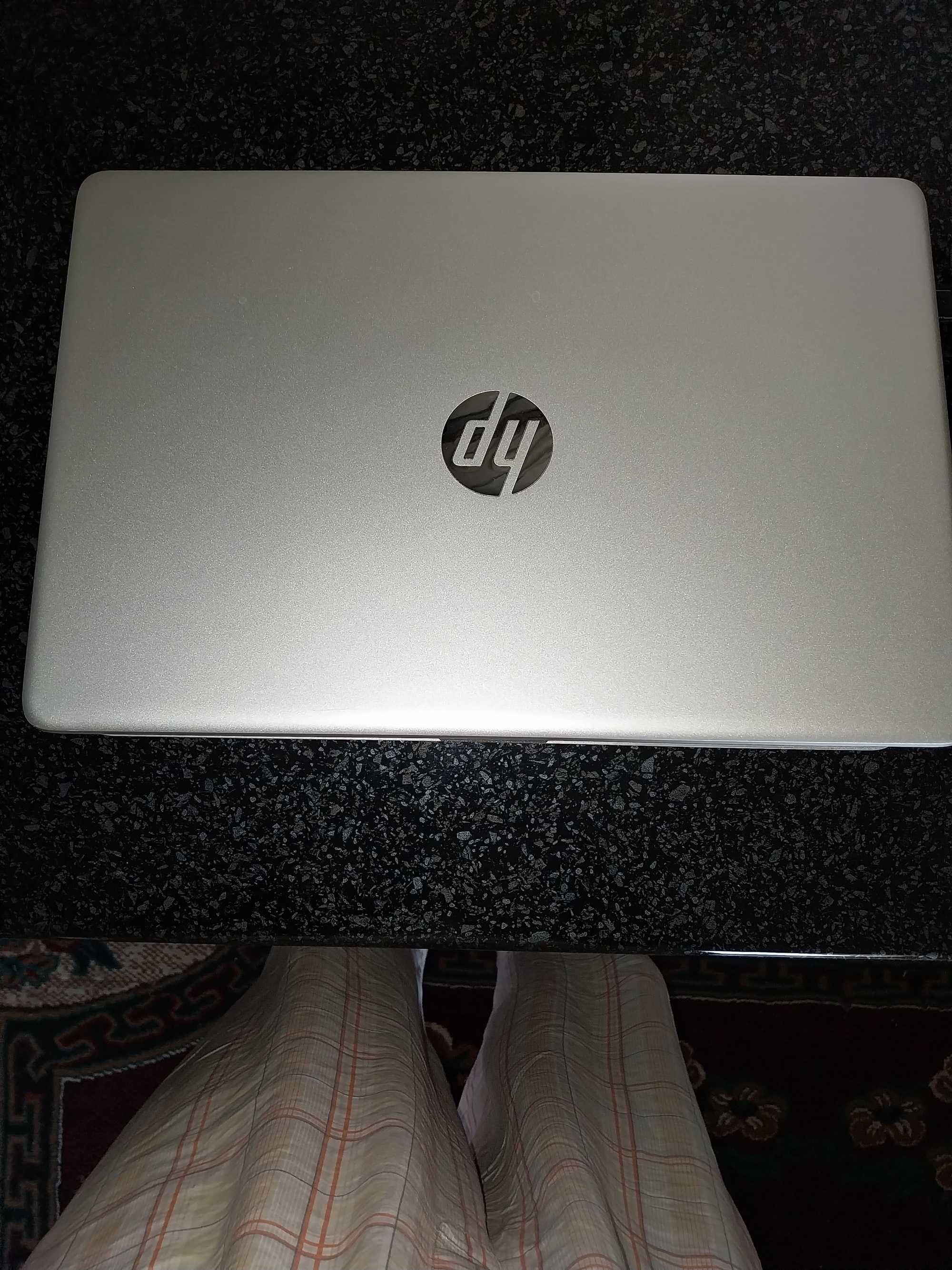 Продаю :Ноотбук-НР LAPTOP.