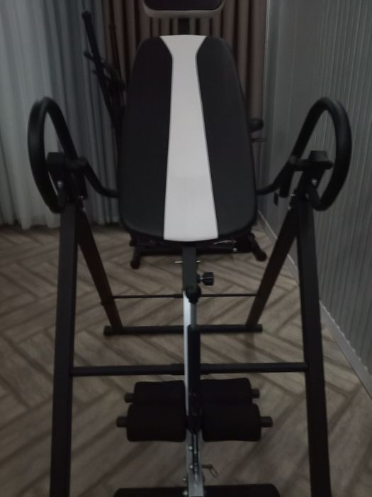 Inversiya stoli — orqa va bel sog‘lig‘ingiz uchun mukammal yechim.