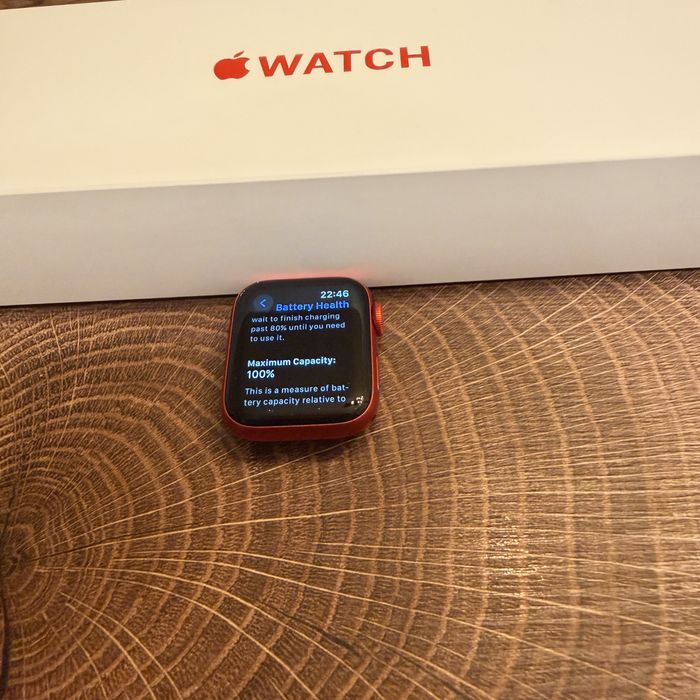 Apple Watch series 6 RED 40mm 32GB