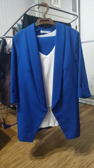 Продам брючный костюм