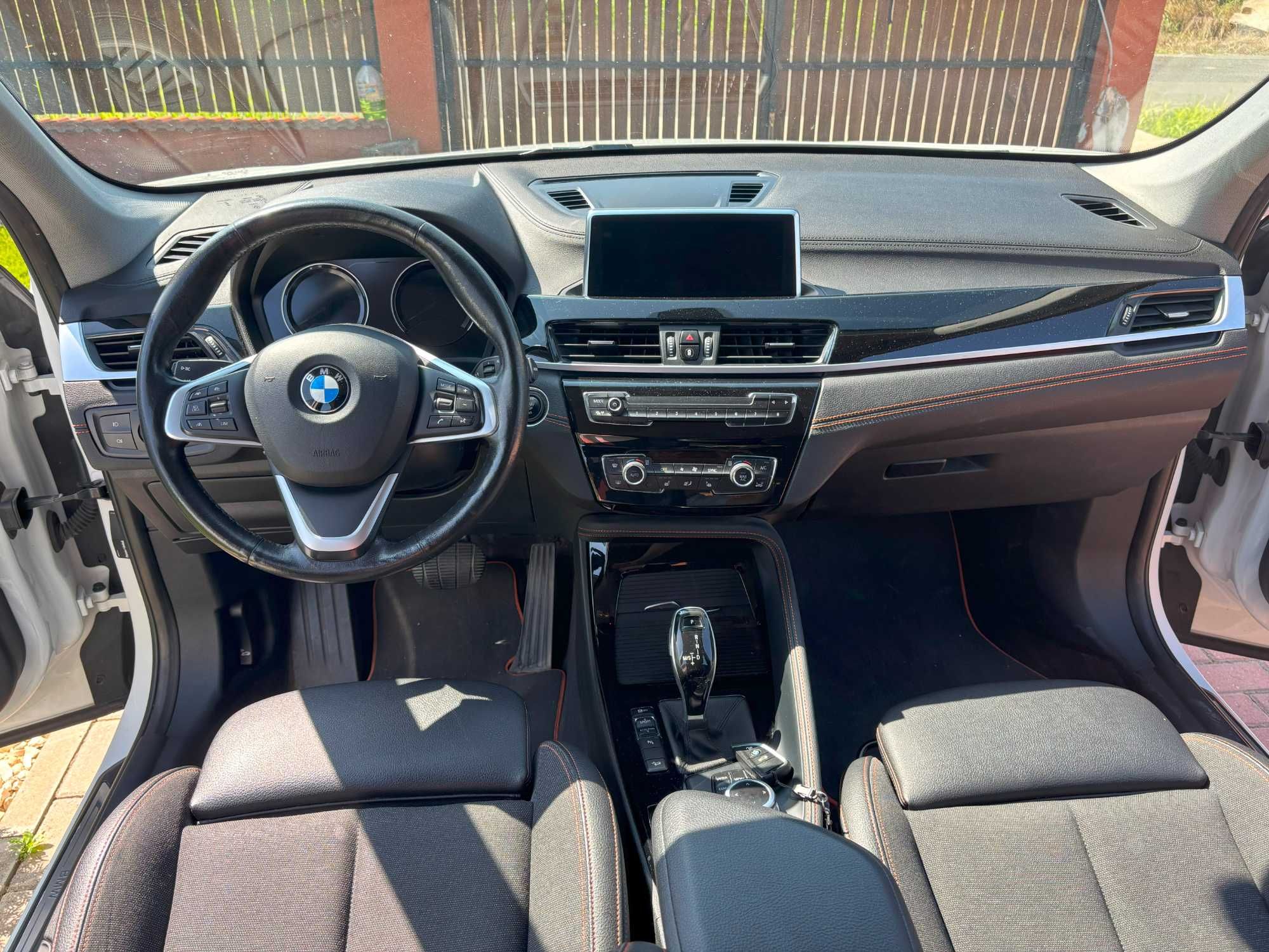 Proprietar vand BMW X1 xDrive18d Sport Line, 4x4, Automat, Full LED