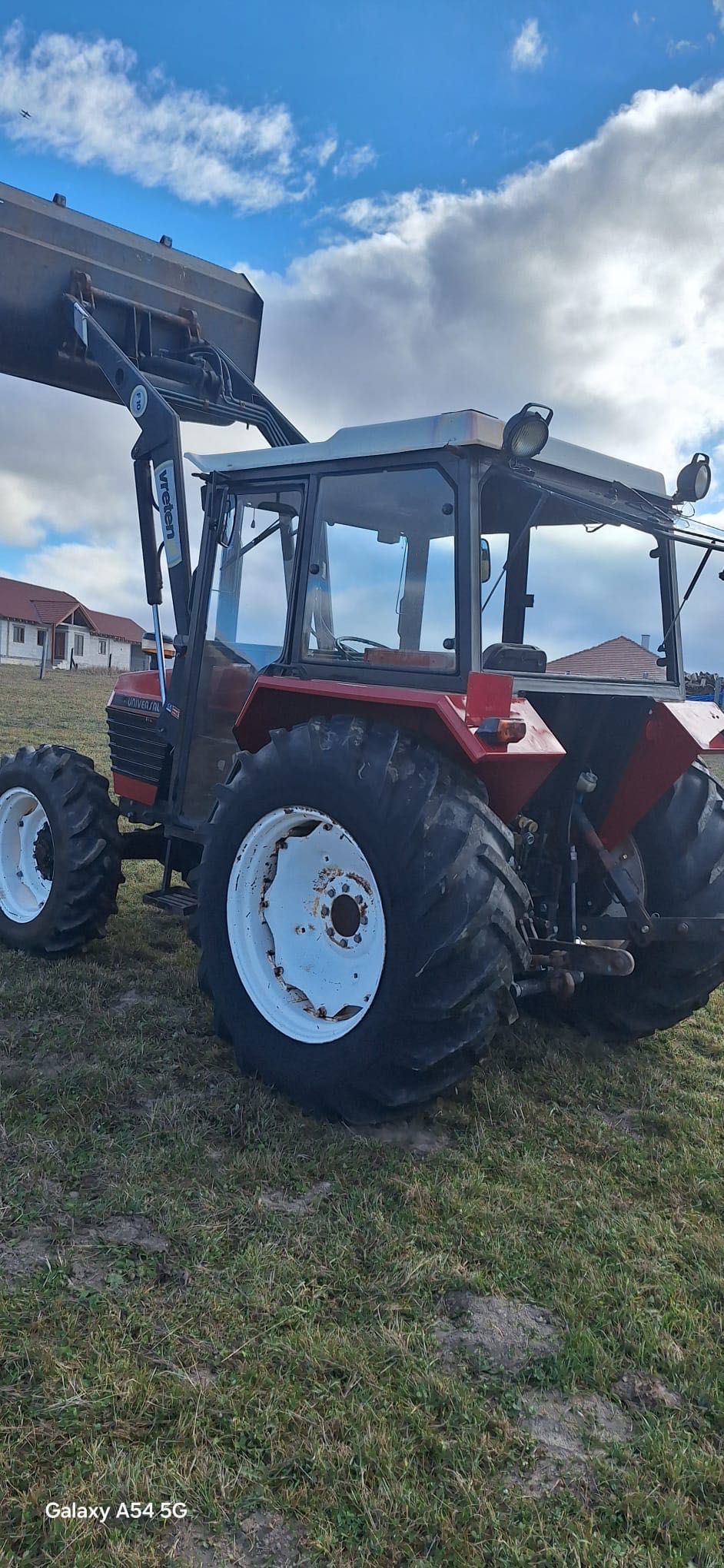 Vând Tractor 533-DTC