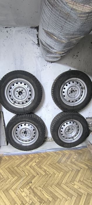 Продам зимнюю резину на дисках.Viatti Brina Nordico Размер 185/65 R14