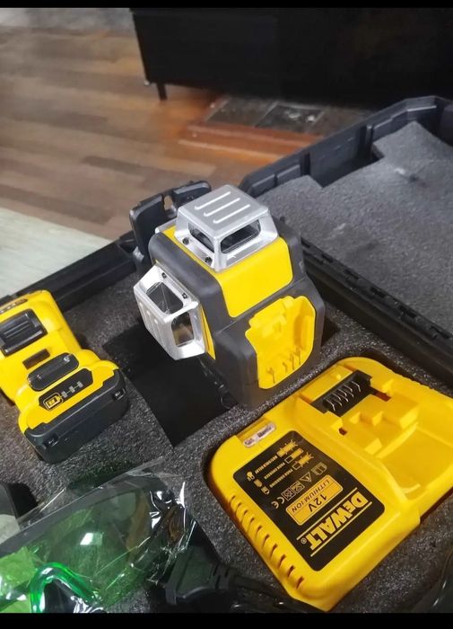 Лазерен нивелир девалт