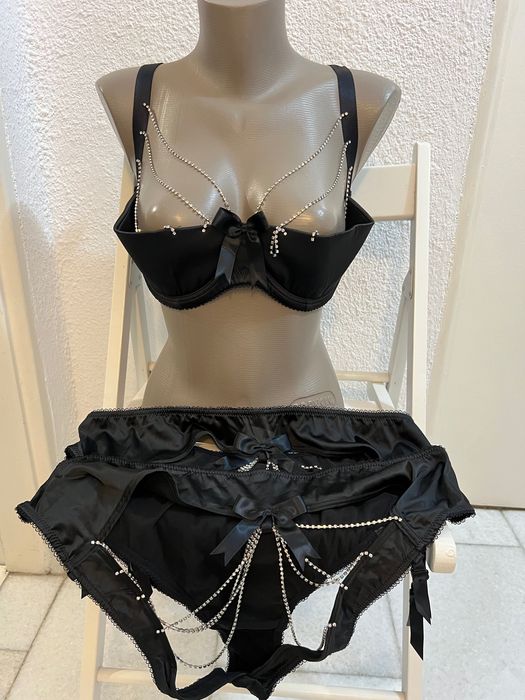 Продавам еротичен комплект от три части.Нов! 015