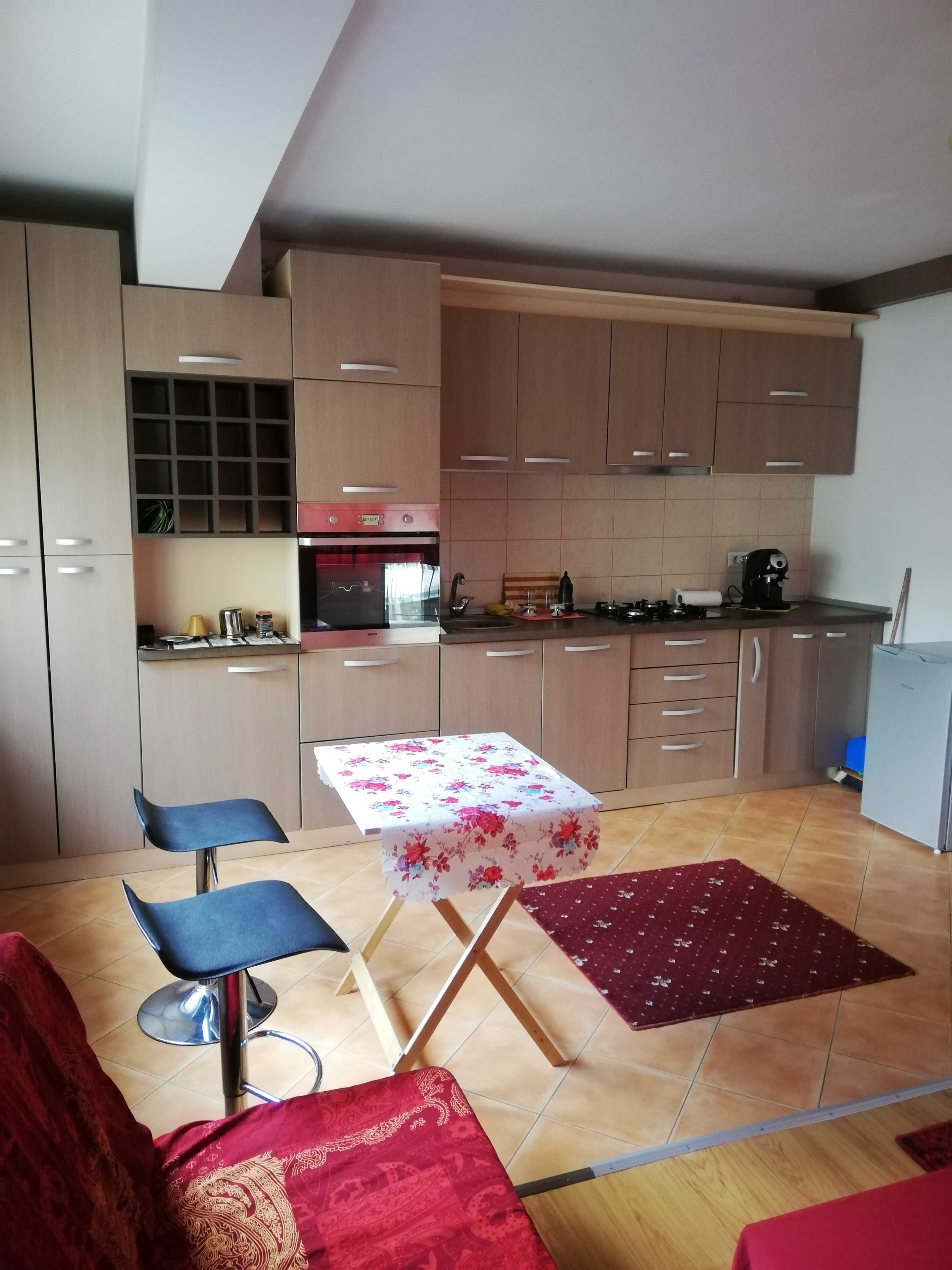 Închiriez apartament regim hotelier