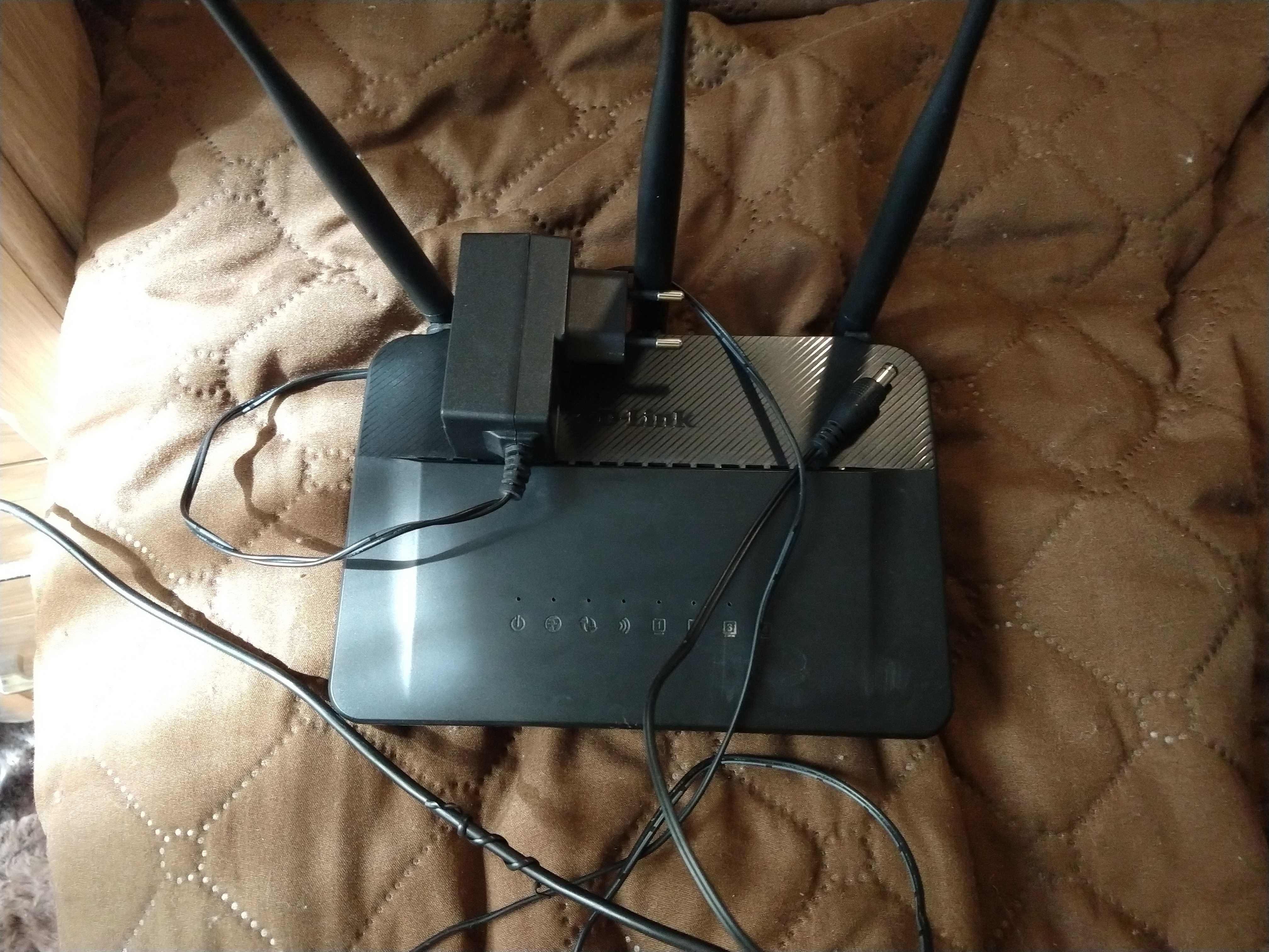 Рутер D-Link DIR-809.