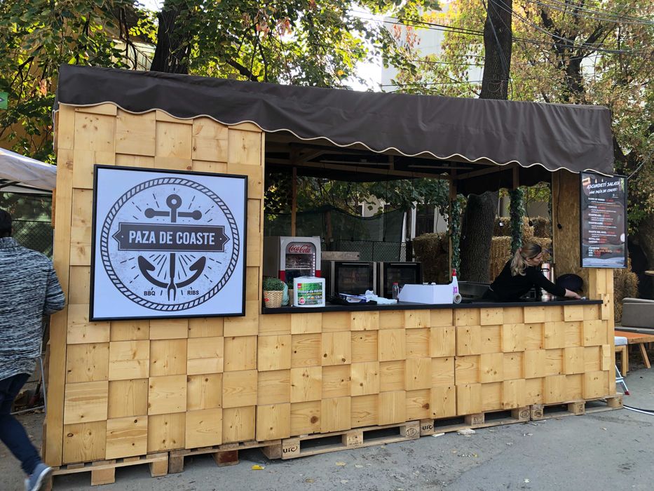 Stand exterior sau interior 5x5m sau 5x2.5m ideal pentru evenimente