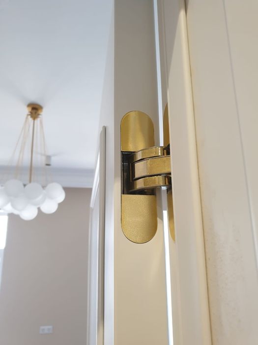 установка межкомнатных дверей !