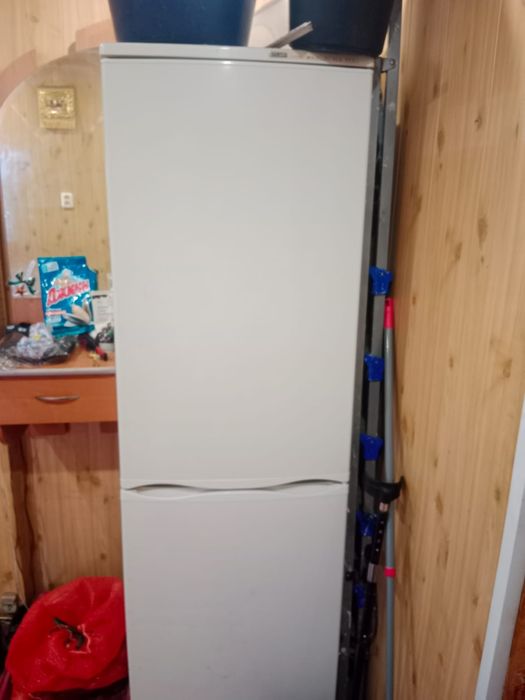 Продам холодильник Атлант