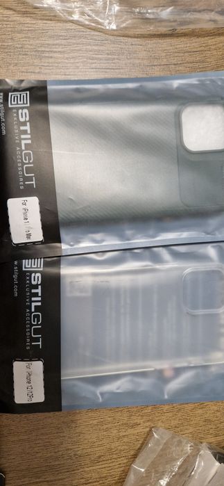 Lot huse pentru Iphone 12, noi.