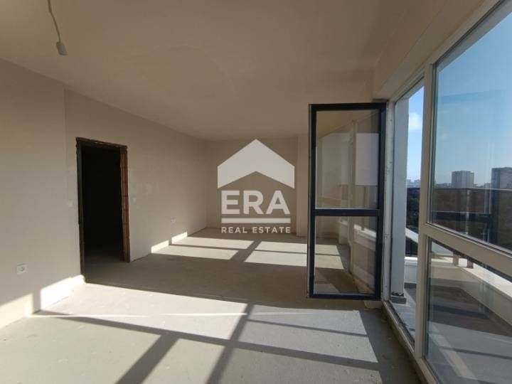 Тристаен апартамент в нова кооперация с Акт 16 в кв. "Изгрев" за прода