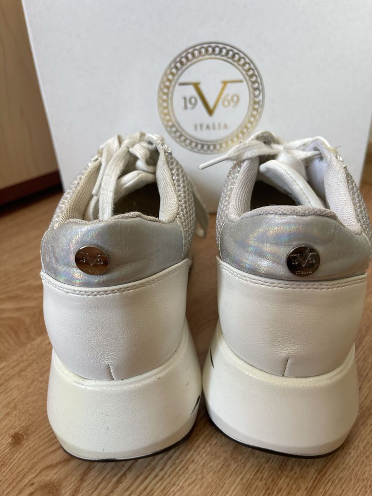 Маратонки естественна кожа V by Versace