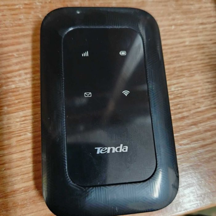 Router Portabil Marca Tenda pentru telefonul mobil 4G LTE